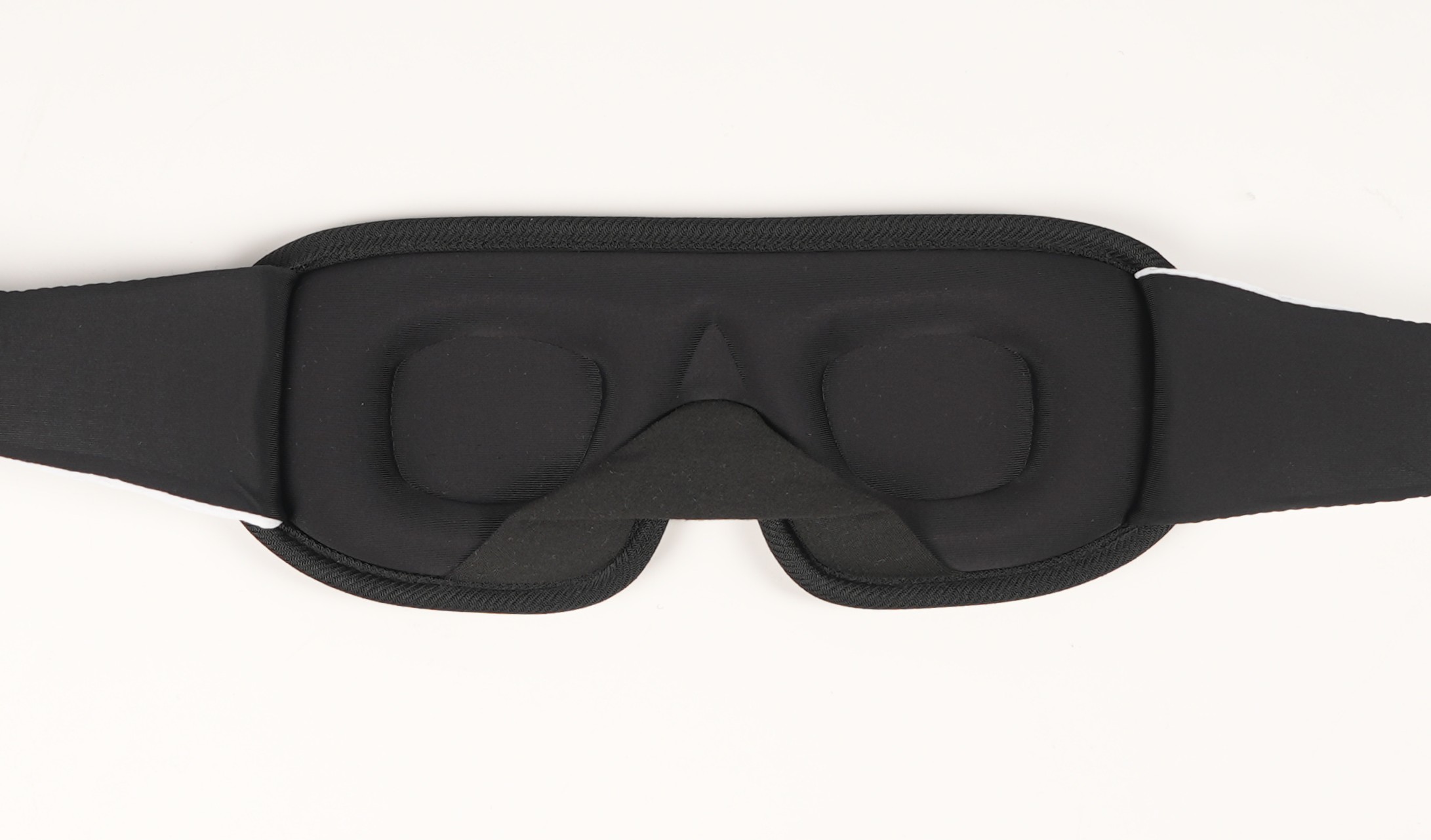 Valkoinen Unimaski Premium pimentävä unimaski 3D sisäpuoli